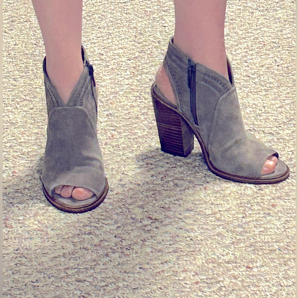 Vince Camaro peep toe western booties size 7